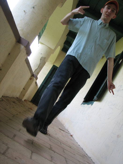 044
