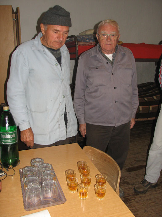 305
